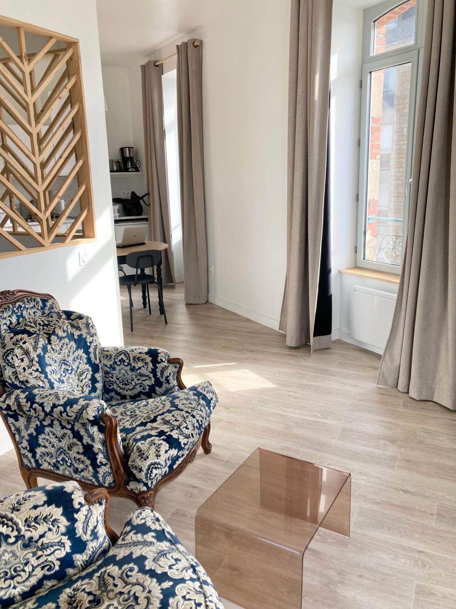 La Belle Consigne - Appartements Dinan Centre Gare Luaran gambar
